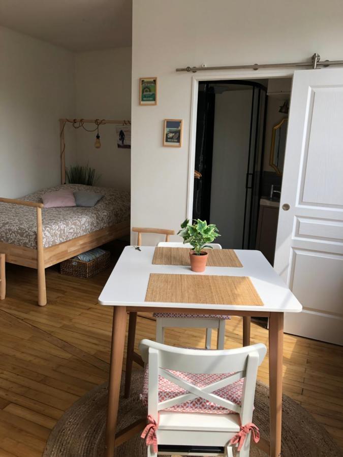 Juste Au Dessus De La Apartment